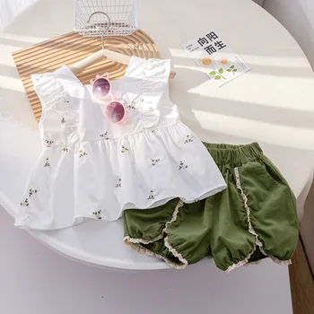 2023 Летние Корейские дети, комплект одежды из 2 предметов для маленьких девочек, хлопковые топы без рукавов с цветочным рисунком, Зеленые кружевные шорты, костюм для маленьких девочек, наряды
