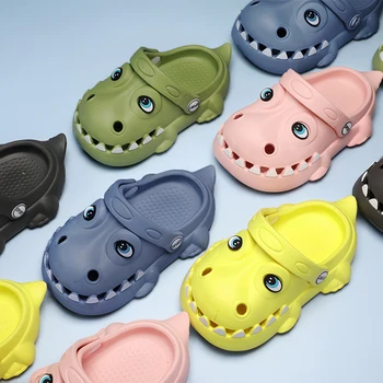 2023 Популярная Приятная для кожи Милая Детская обувь с отверстиями в виде акул, Тапочки, Пляжные сандалии для ванной комнаты в помещении и на открытом воздухе